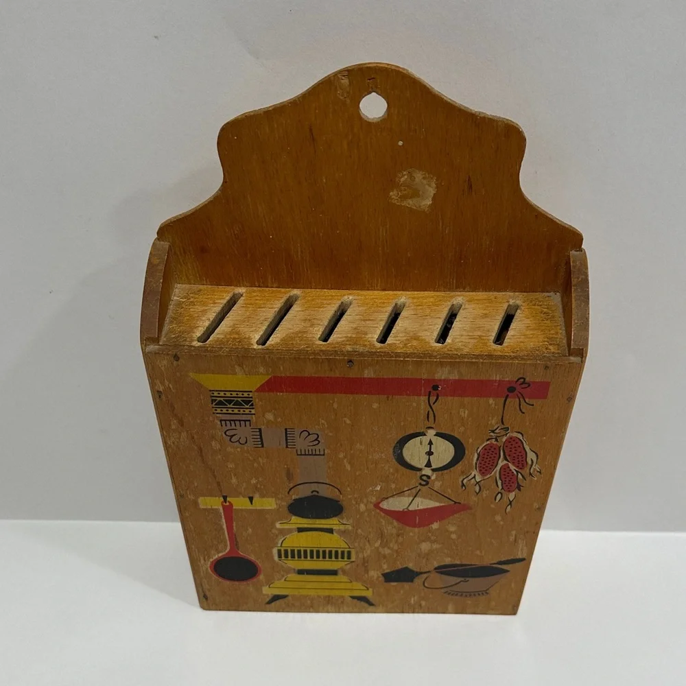 Vintage 1962 Wooden Knife Holder w/Retro Kitchen Motif – Mid-Century Wall Mount